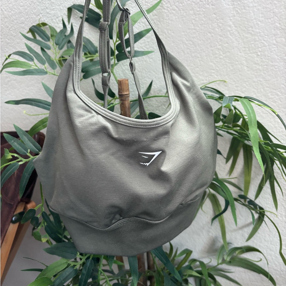 Gym shark sport bra